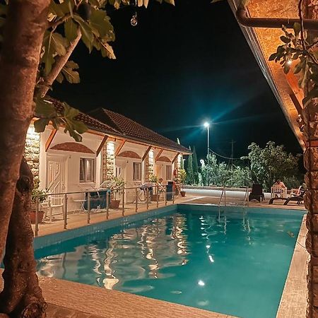 Guesthouse Lord Byron Tepelene Exteriér fotografie