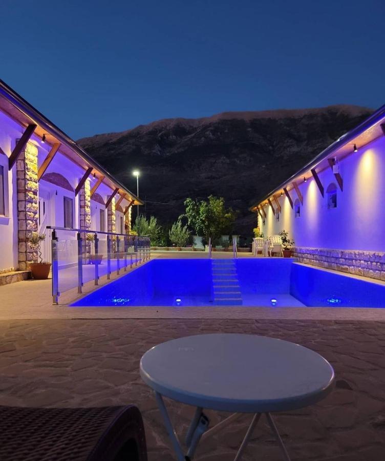 Guesthouse Lord Byron Tepelene Exteriér fotografie